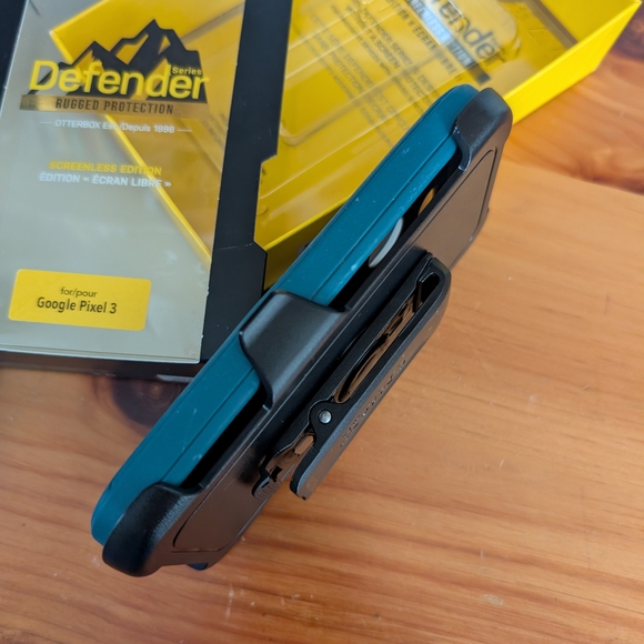 OtterBox Defender Series Case for Google Pixel 3 - Blue - Picture 3 of 4